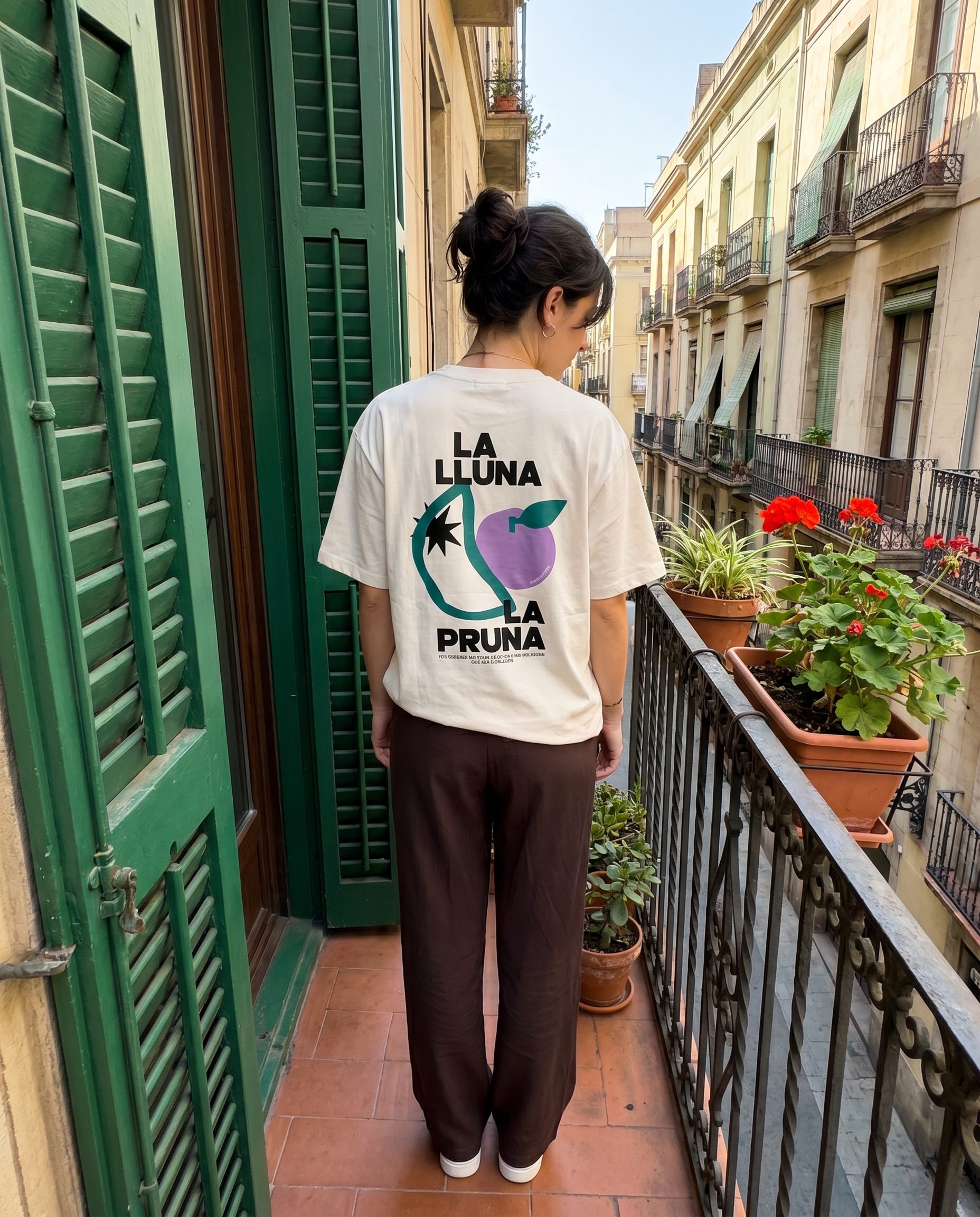 La lluna, la pruna